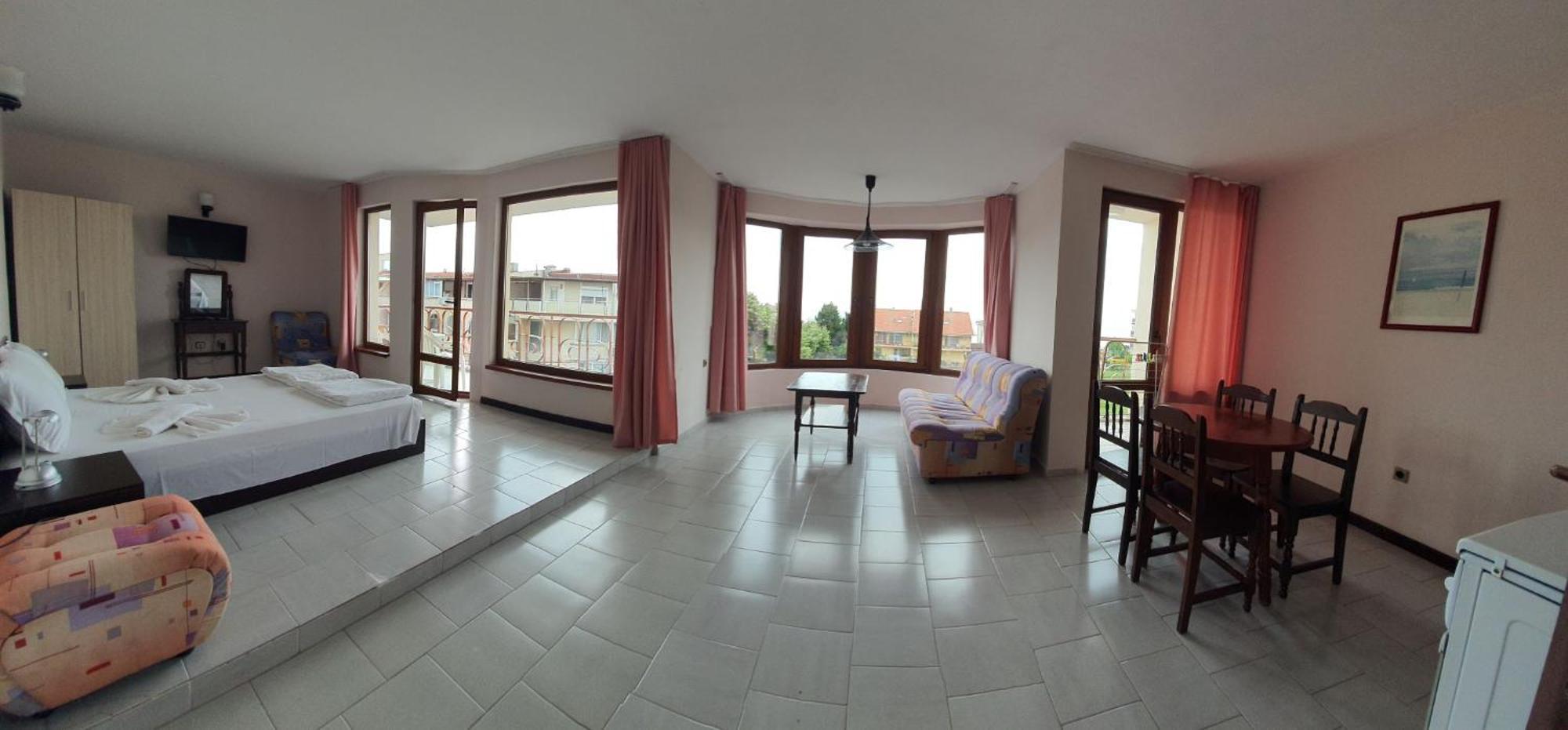 Lazur Hotel Ravda Exterior photo