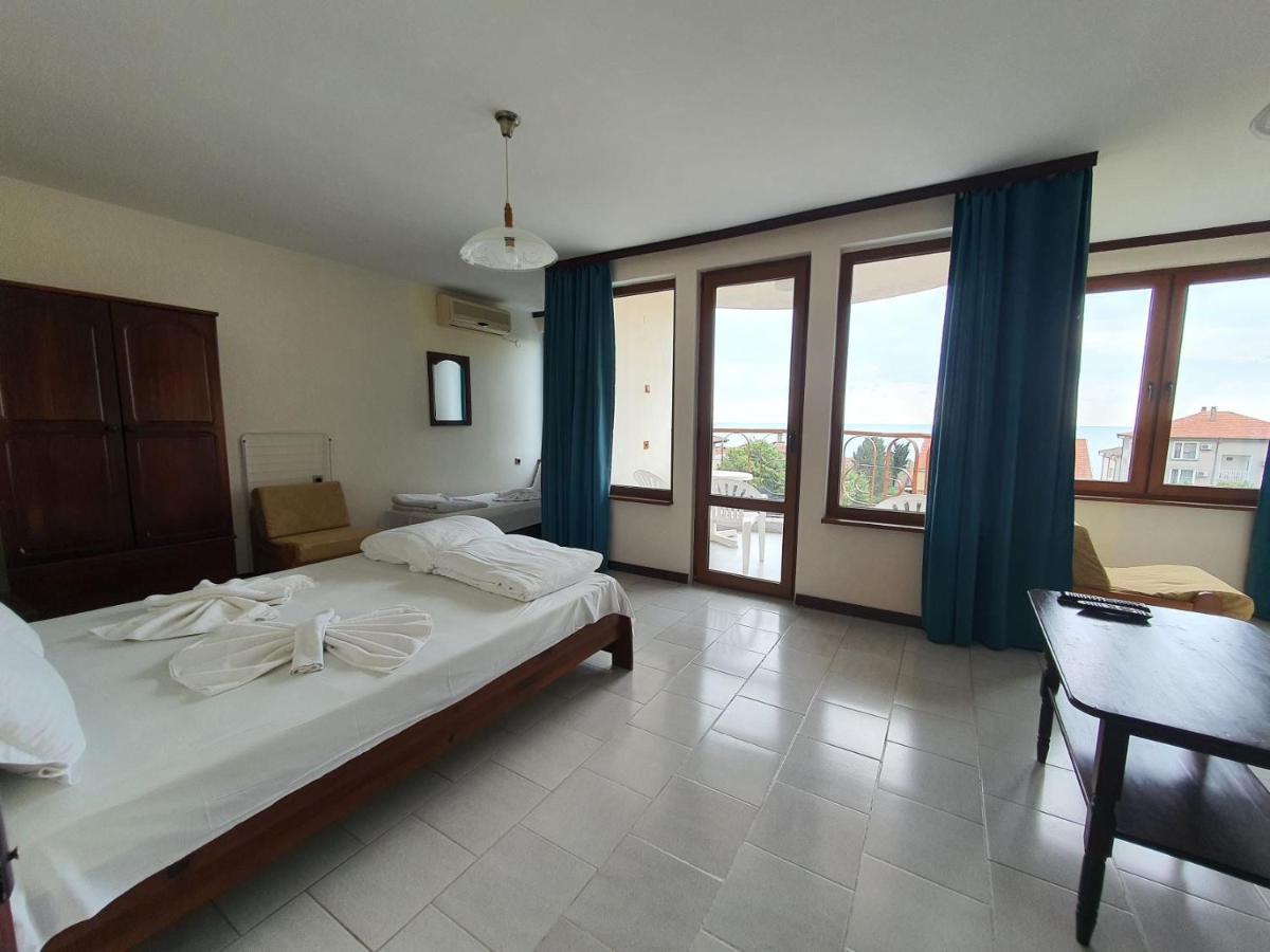Lazur Hotel Ravda Exterior photo