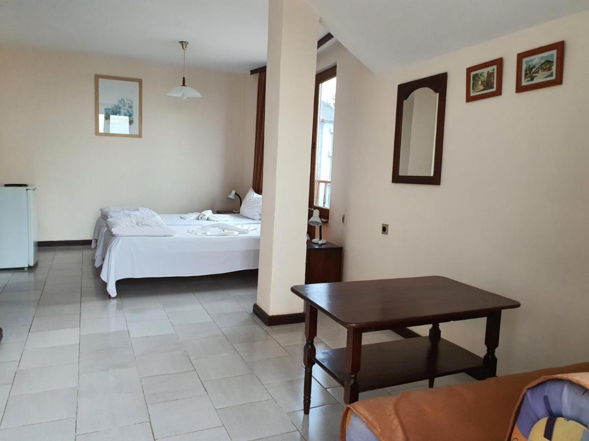 Lazur Hotel Ravda Exterior photo