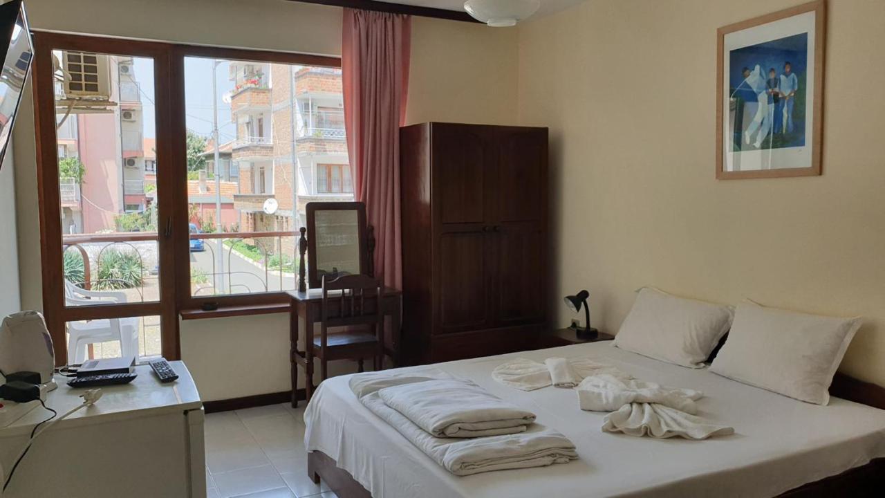 Lazur Hotel Ravda Exterior photo