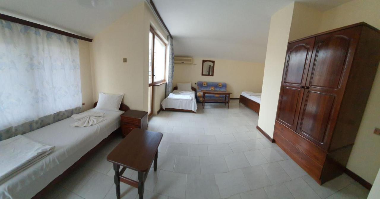 Lazur Hotel Ravda Exterior photo