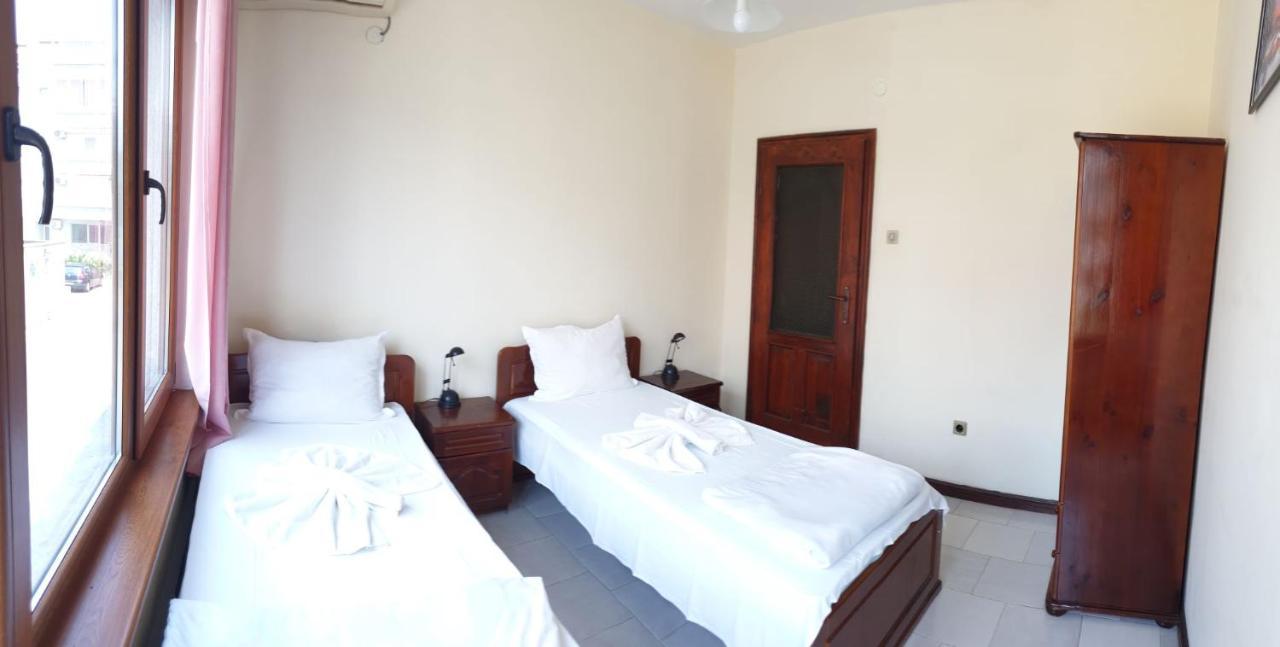 Lazur Hotel Ravda Exterior photo